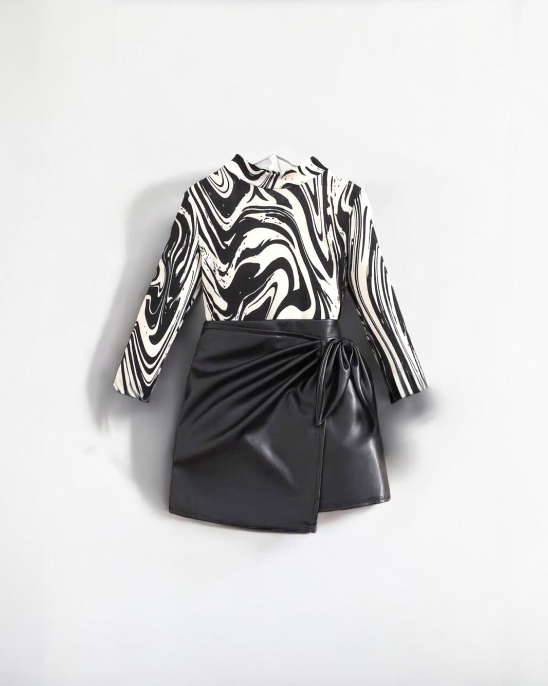 Zebra Suit 2ps