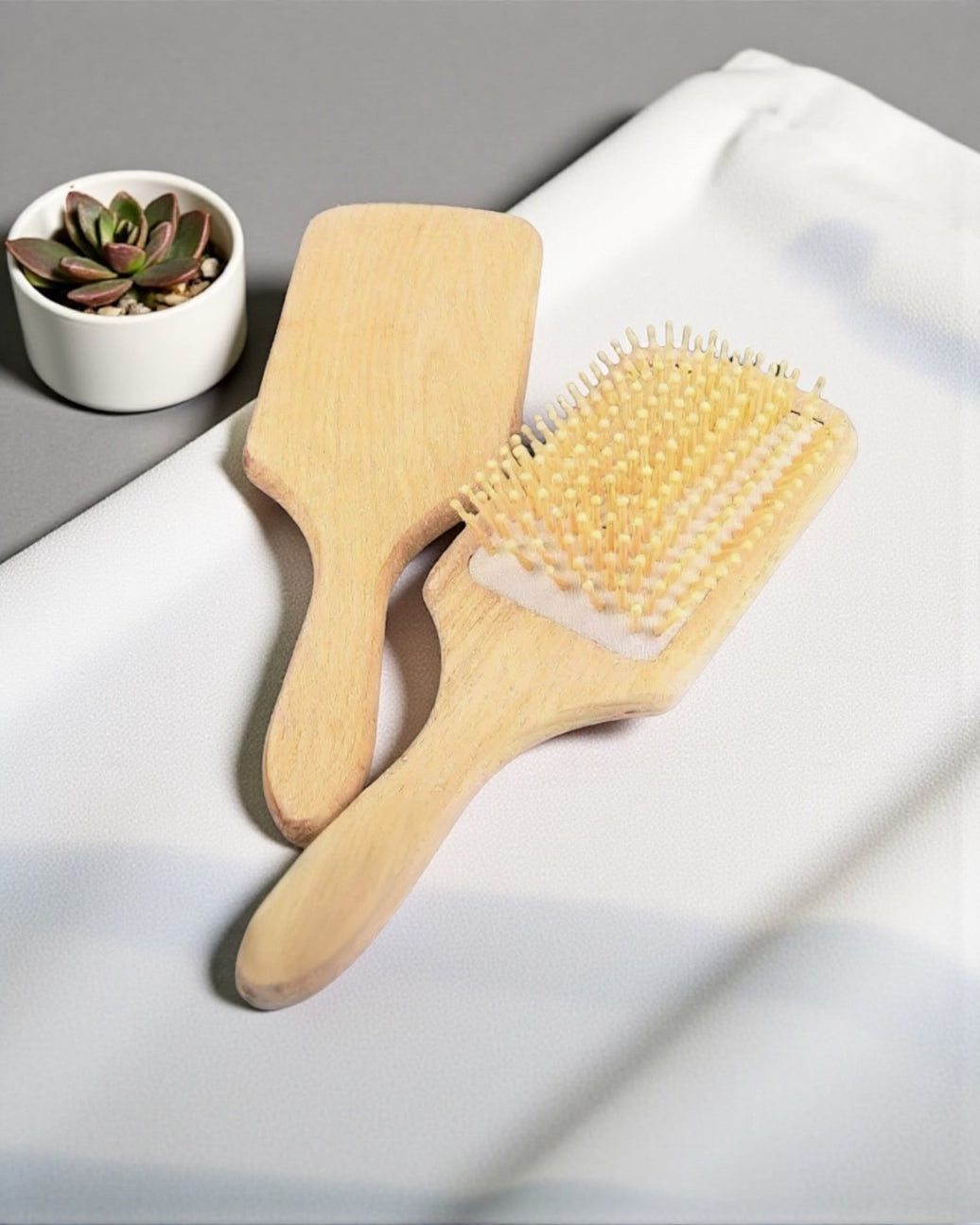 فرشاة شعر خشبية