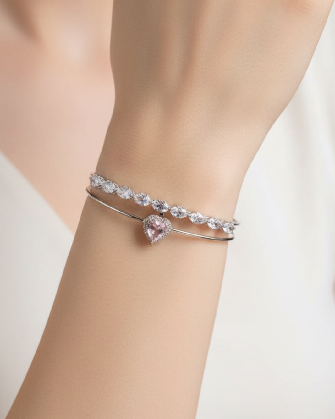 SHeart silver hand bracelet