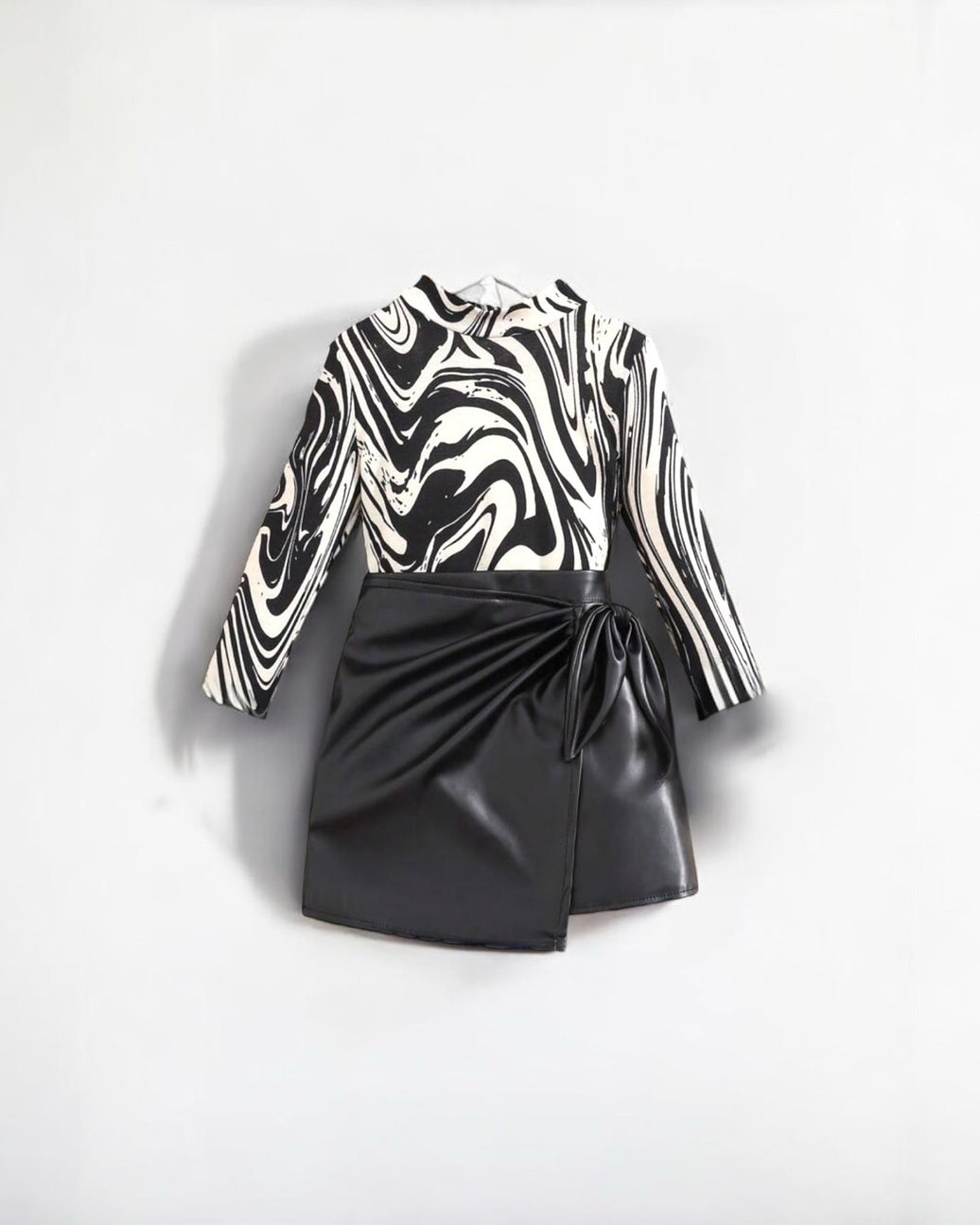 Zebra Suit 2ps