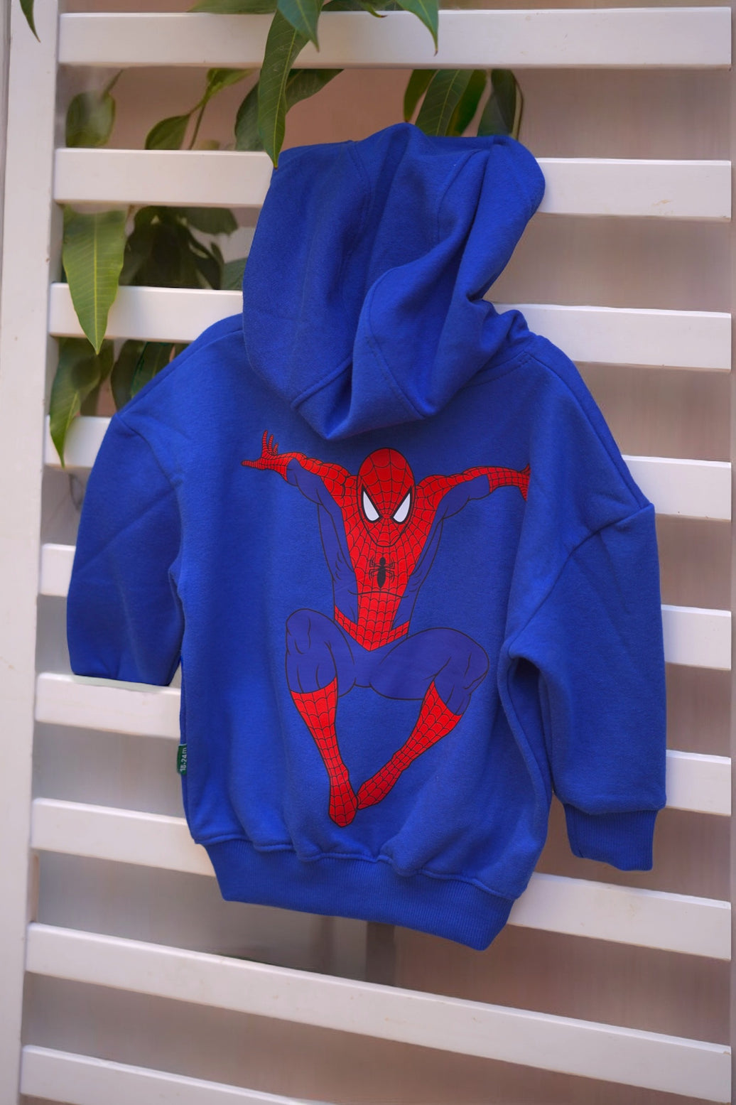 هودي باللون الأزرق