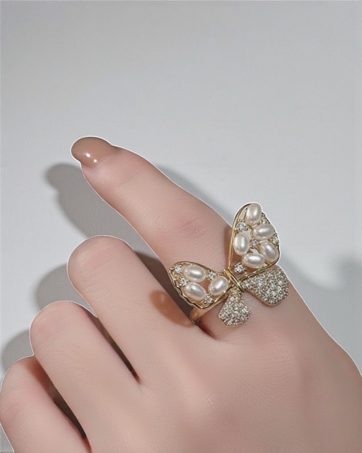 Platinum gold b ring