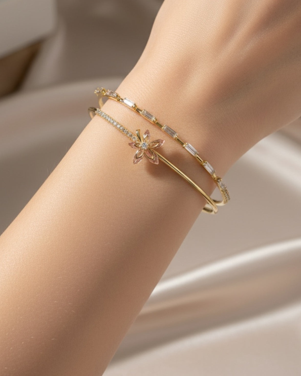 Psun gold hand bracelet